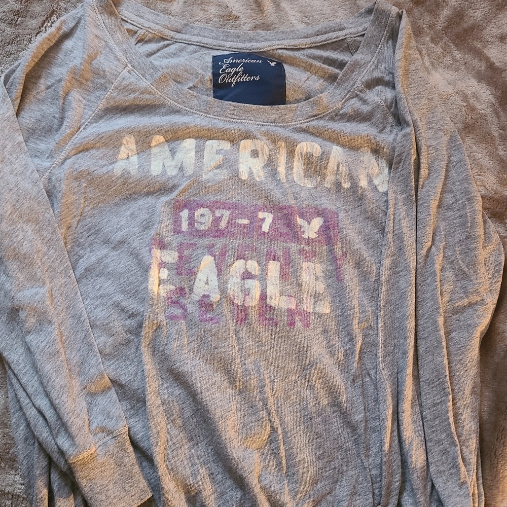American Eagle long sleeved tee. Womens Small